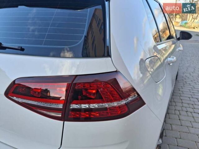 Белый Фольксваген Гольф ГТИ, объемом двигателя 1.98 л и пробегом 175 тыс. км за 14300 $, фото 22 на Automoto.ua