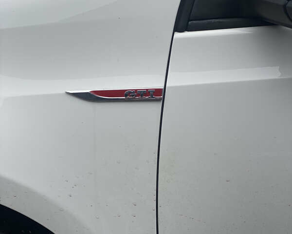 Белый Фольксваген Гольф ГТИ, объемом двигателя 1.98 л и пробегом 209 тыс. км за 10700 $, фото 9 на Automoto.ua