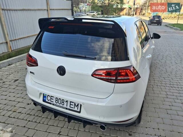 Белый Фольксваген Гольф ГТИ, объемом двигателя 1.98 л и пробегом 175 тыс. км за 14300 $, фото 10 на Automoto.ua