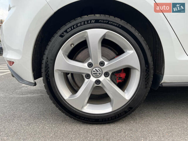 Білий Фольксваген Гольф ГТІ, об'ємом двигуна 1.98 л та пробігом 123 тис. км за 17100 $, фото 16 на Automoto.ua