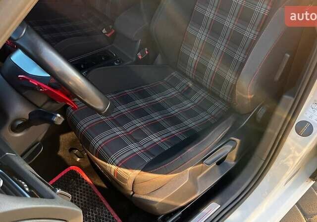 Білий Фольксваген Гольф ГТІ, об'ємом двигуна 1.98 л та пробігом 194 тис. км за 15700 $, фото 16 на Automoto.ua