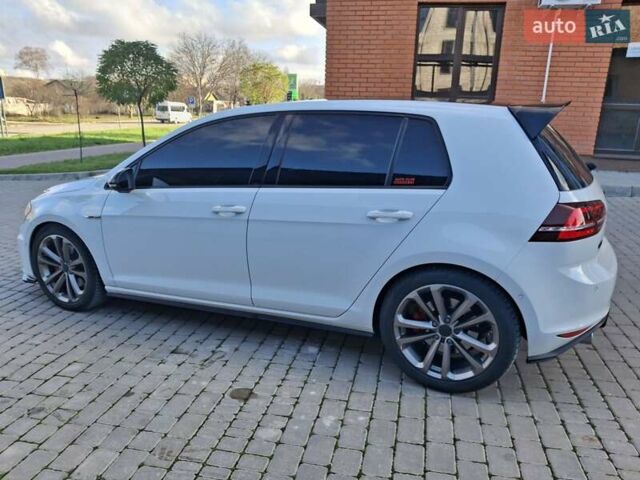 Белый Фольксваген Гольф ГТИ, объемом двигателя 1.98 л и пробегом 175 тыс. км за 14300 $, фото 15 на Automoto.ua