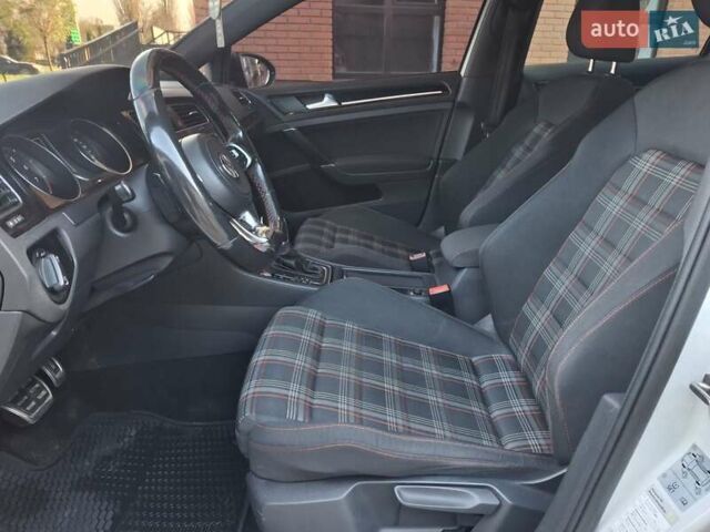 Белый Фольксваген Гольф ГТИ, объемом двигателя 1.98 л и пробегом 175 тыс. км за 14300 $, фото 37 на Automoto.ua