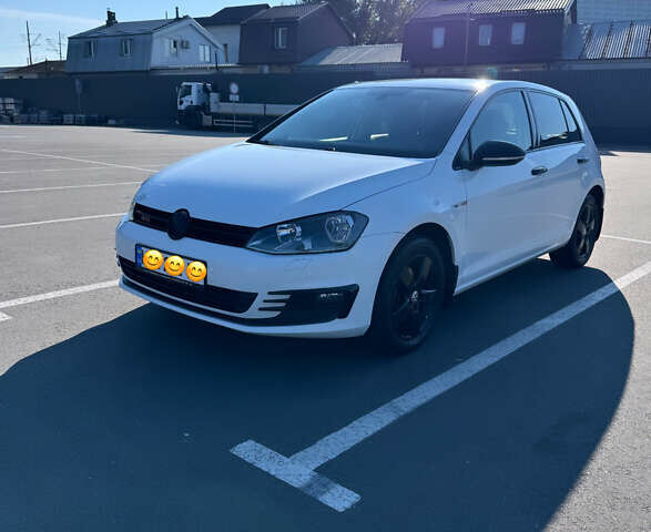 Белый Фольксваген Гольф ГТИ, объемом двигателя 1.4 л и пробегом 150 тыс. км за 9000 $, фото 1 на Automoto.ua