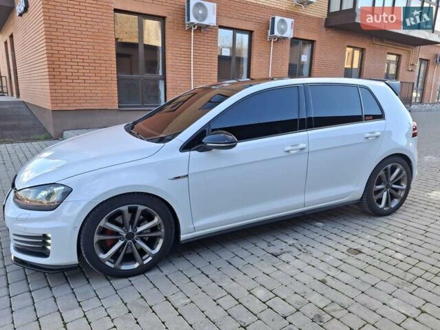 Белый Фольксваген Гольф ГТИ, объемом двигателя 1.98 л и пробегом 175 тыс. км за 14300 $, фото 17 на Automoto.ua