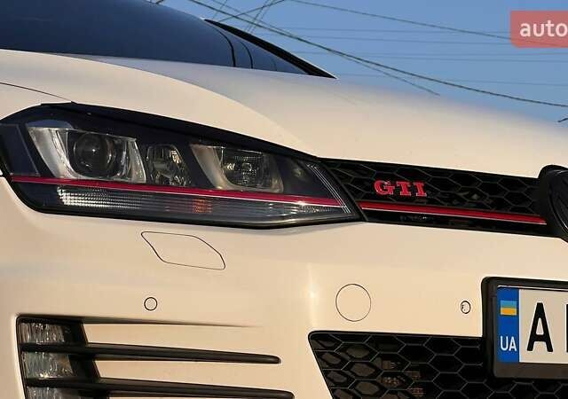 Білий Фольксваген Гольф ГТІ, об'ємом двигуна 1.98 л та пробігом 194 тис. км за 15700 $, фото 10 на Automoto.ua