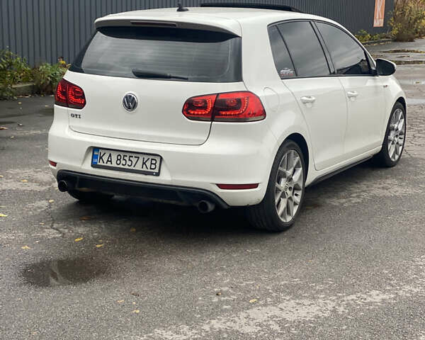 Белый Фольксваген Гольф ГТИ, объемом двигателя 1.98 л и пробегом 209 тыс. км за 10700 $, фото 4 на Automoto.ua