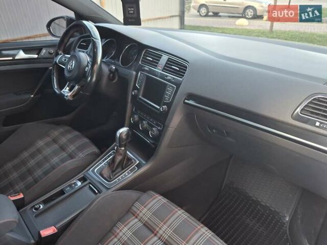 Белый Фольксваген Гольф ГТИ, объемом двигателя 1.98 л и пробегом 175 тыс. км за 14300 $, фото 35 на Automoto.ua