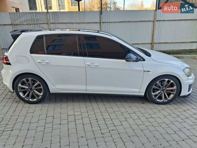 Белый Фольксваген Гольф ГТИ, объемом двигателя 1.98 л и пробегом 175 тыс. км за 14300 $, фото 6 на Automoto.ua
