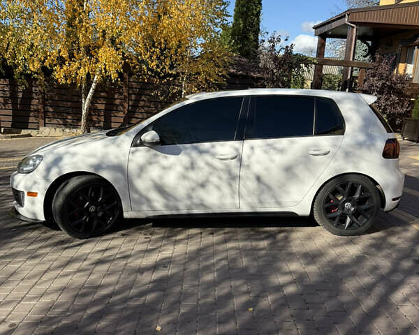 Фольксваген Гольф ГТИ 2013 в Жмеренке на Automoto.ua Белый Фольксваген Гольф ГТИ, объемом двигателя 2 л и пробегом 261 тыс. км за 11000 $, фото 8 на Automoto.ua