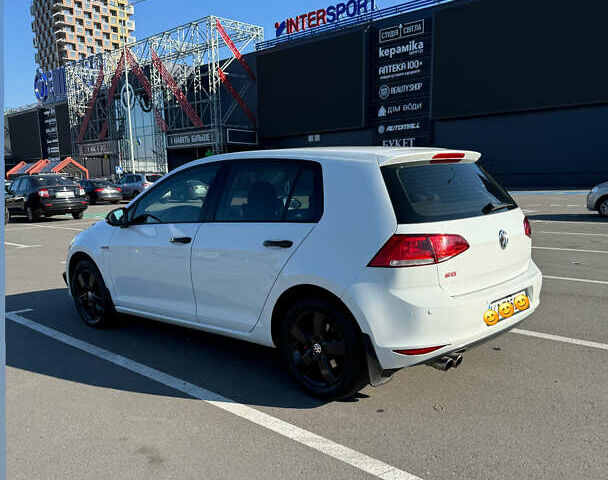 Белый Фольксваген Гольф ГТИ, объемом двигателя 1.4 л и пробегом 150 тыс. км за 9000 $, фото 3 на Automoto.ua