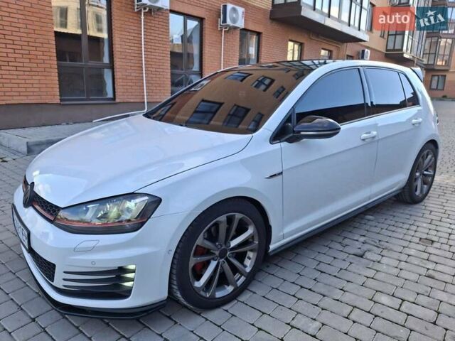 Белый Фольксваген Гольф ГТИ, объемом двигателя 1.98 л и пробегом 175 тыс. км за 14300 $, фото 18 на Automoto.ua