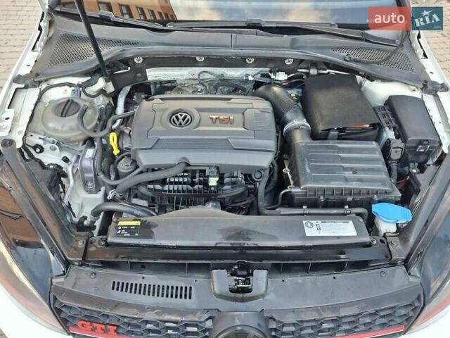 Белый Фольксваген Гольф ГТИ, объемом двигателя 1.98 л и пробегом 175 тыс. км за 14300 $, фото 26 на Automoto.ua