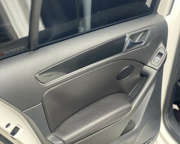 Белый Фольксваген Гольф ГТИ, объемом двигателя 1.98 л и пробегом 209 тыс. км за 10700 $, фото 15 на Automoto.ua