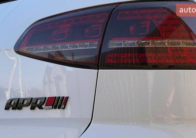 Білий Фольксваген Гольф ГТІ, об'ємом двигуна 1.98 л та пробігом 194 тис. км за 15700 $, фото 7 на Automoto.ua