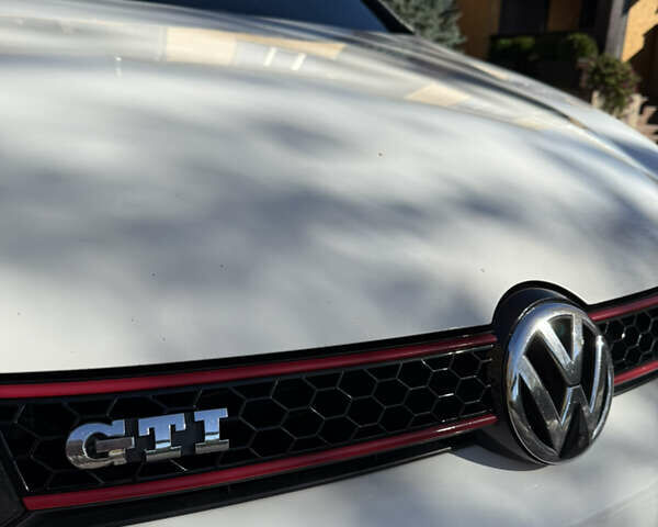 Фольксваген Гольф ГТИ 2013 в Жмеренке на Automoto.ua Белый Фольксваген Гольф ГТИ, объемом двигателя 2 л и пробегом 261 тыс. км за 11000 $, фото 17 на Automoto.ua