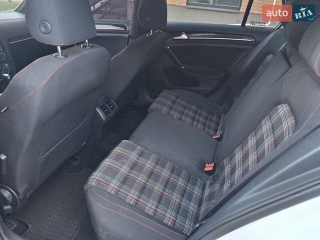 Белый Фольксваген Гольф ГТИ, объемом двигателя 1.98 л и пробегом 175 тыс. км за 14300 $, фото 30 на Automoto.ua