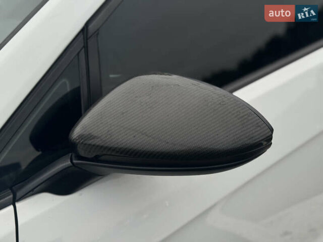 Белый Фольксваген Гольф ГТИ, объемом двигателя 1.98 л и пробегом 183 тыс. км за 13999 $, фото 5 на Automoto.ua