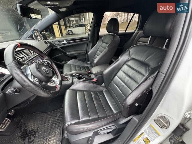 Белый Фольксваген Гольф ГТИ, объемом двигателя 1.98 л и пробегом 183 тыс. км за 13999 $, фото 17 на Automoto.ua