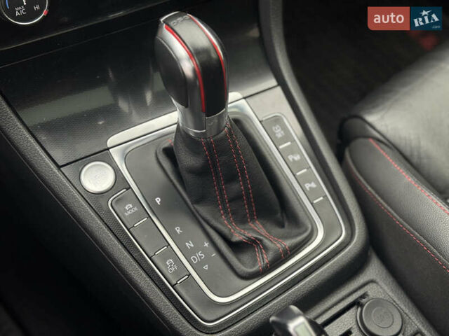 Белый Фольксваген Гольф ГТИ, объемом двигателя 1.98 л и пробегом 183 тыс. км за 13999 $, фото 26 на Automoto.ua