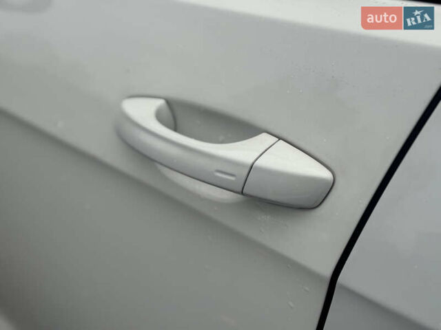 Белый Фольксваген Гольф ГТИ, объемом двигателя 1.98 л и пробегом 183 тыс. км за 13999 $, фото 12 на Automoto.ua