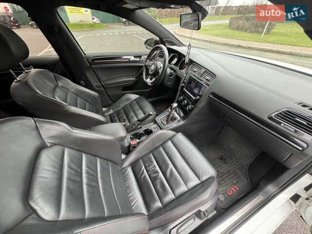 Белый Фольксваген Гольф ГТИ, объемом двигателя 1.98 л и пробегом 183 тыс. км за 13999 $, фото 36 на Automoto.ua