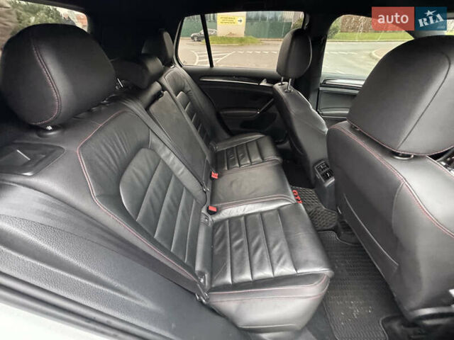 Белый Фольксваген Гольф ГТИ, объемом двигателя 1.98 л и пробегом 183 тыс. км за 13999 $, фото 33 на Automoto.ua