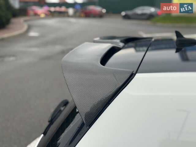 Белый Фольксваген Гольф ГТИ, объемом двигателя 1.98 л и пробегом 183 тыс. км за 13999 $, фото 9 на Automoto.ua