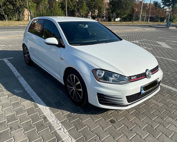 Белый Фольксваген Гольф ГТИ, объемом двигателя 1.98 л и пробегом 75 тыс. км за 15000 $, фото 8 на Automoto.ua