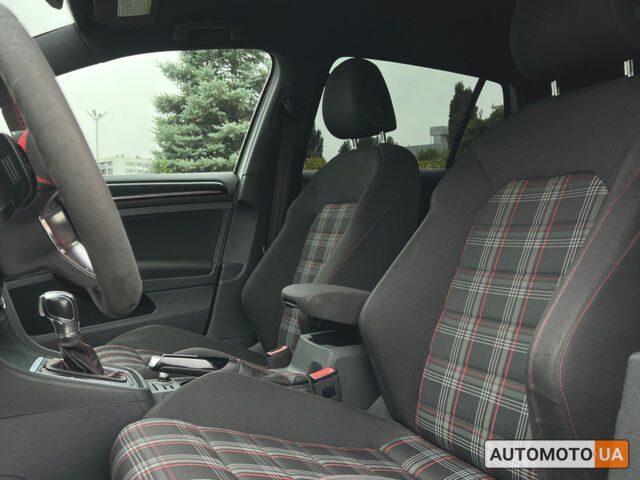 Белый Фольксваген Гольф ГТИ, объемом двигателя 2 л и пробегом 65 тыс. км за 14600 $, фото 12 на Automoto.ua