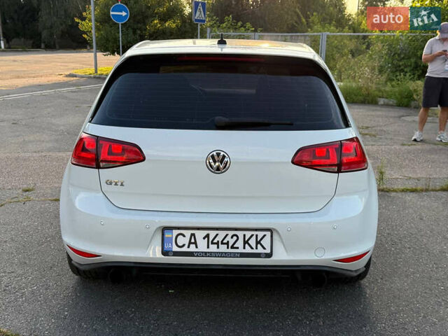 Белый Фольксваген Гольф ГТИ, объемом двигателя 1.98 л и пробегом 186 тыс. км за 13000 $, фото 4 на Automoto.ua