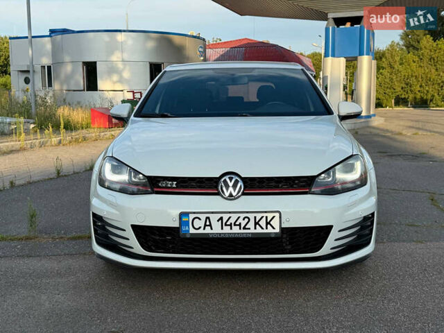 Белый Фольксваген Гольф ГТИ, объемом двигателя 1.98 л и пробегом 186 тыс. км за 13000 $, фото 1 на Automoto.ua