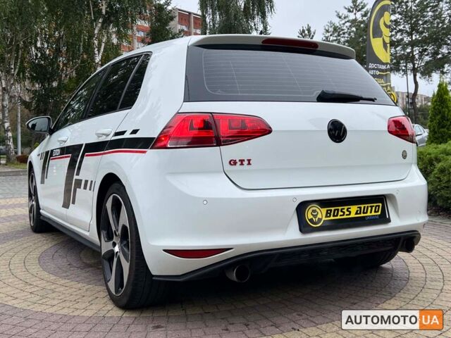 Белый Фольксваген Гольф ГТИ, объемом двигателя 2 л и пробегом 65 тыс. км за 14600 $, фото 4 на Automoto.ua
