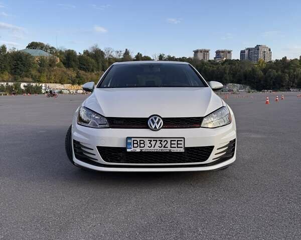 Білий Фольксваген Гольф ГТІ, об'ємом двигуна 1.98 л та пробігом 105 тис. км за 15000 $, фото 1 на Automoto.ua