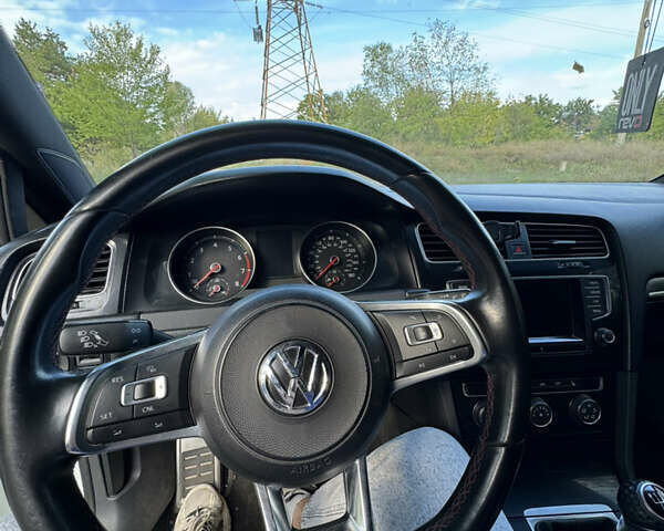 Белый Фольксваген Гольф ГТИ, объемом двигателя 1.98 л и пробегом 136 тыс. км за 14000 $, фото 5 на Automoto.ua