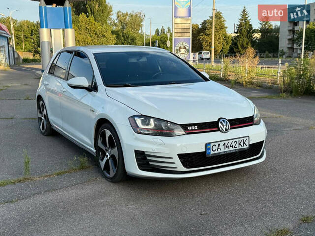Белый Фольксваген Гольф ГТИ, объемом двигателя 1.98 л и пробегом 186 тыс. км за 13000 $, фото 2 на Automoto.ua