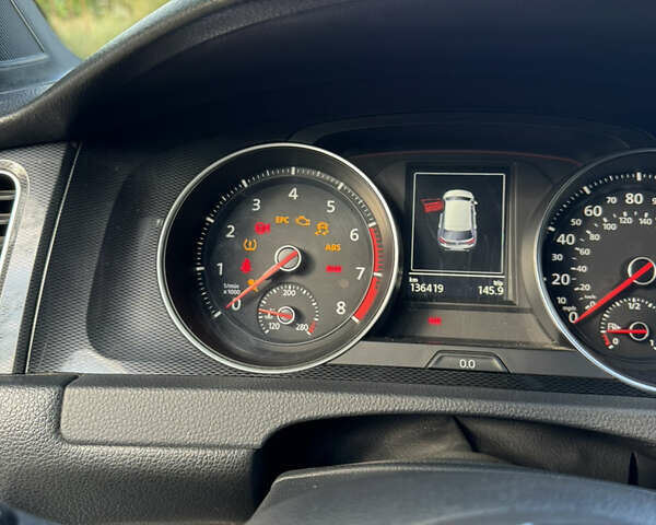 Белый Фольксваген Гольф ГТИ, объемом двигателя 1.98 л и пробегом 136 тыс. км за 14000 $, фото 3 на Automoto.ua