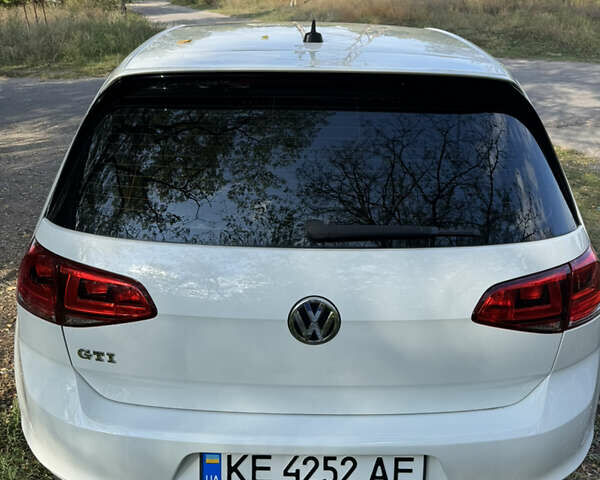 Белый Фольксваген Гольф ГТИ, объемом двигателя 1.98 л и пробегом 136 тыс. км за 14000 $, фото 2 на Automoto.ua