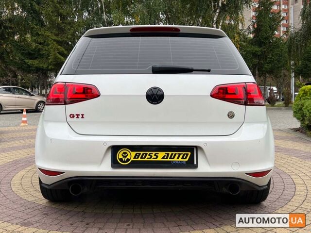 Белый Фольксваген Гольф ГТИ, объемом двигателя 2 л и пробегом 65 тыс. км за 14600 $, фото 5 на Automoto.ua