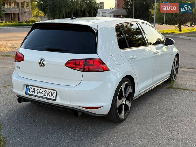 Белый Фольксваген Гольф ГТИ, объемом двигателя 1.98 л и пробегом 186 тыс. км за 13000 $, фото 3 на Automoto.ua