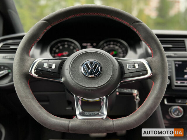 Белый Фольксваген Гольф ГТИ, объемом двигателя 2 л и пробегом 65 тыс. км за 14600 $, фото 14 на Automoto.ua