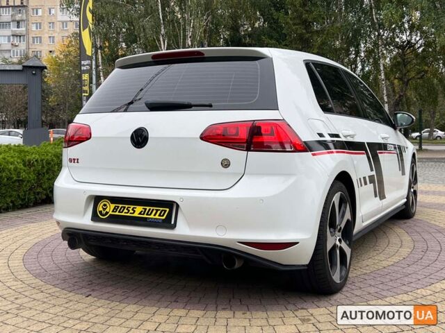 Белый Фольксваген Гольф ГТИ, объемом двигателя 2 л и пробегом 65 тыс. км за 14600 $, фото 6 на Automoto.ua