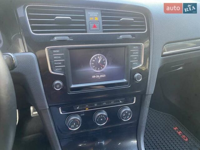 Белый Фольксваген Гольф ГТИ, объемом двигателя 1.98 л и пробегом 86 тыс. км за 15600 $, фото 24 на Automoto.ua