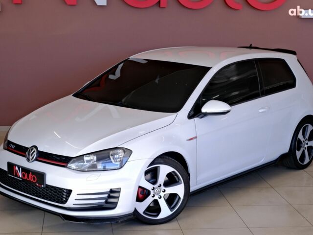 Белый Фольксваген Гольф ГТИ, объемом двигателя 2 л и пробегом 194 тыс. км за 11900 $, фото 1 на Automoto.ua