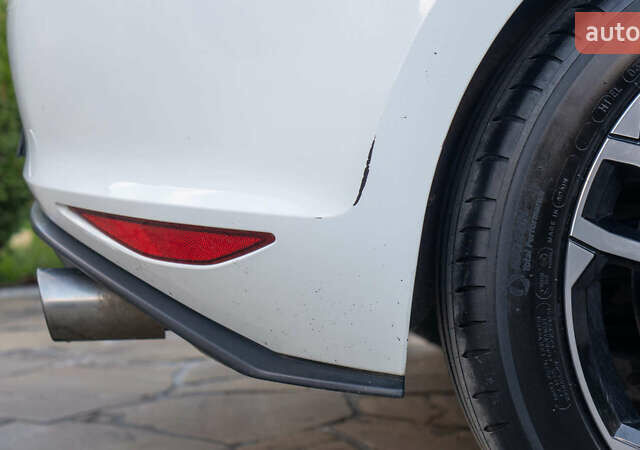 Белый Фольксваген Гольф ГТИ, объемом двигателя 1.98 л и пробегом 82 тыс. км за 14800 $, фото 28 на Automoto.ua