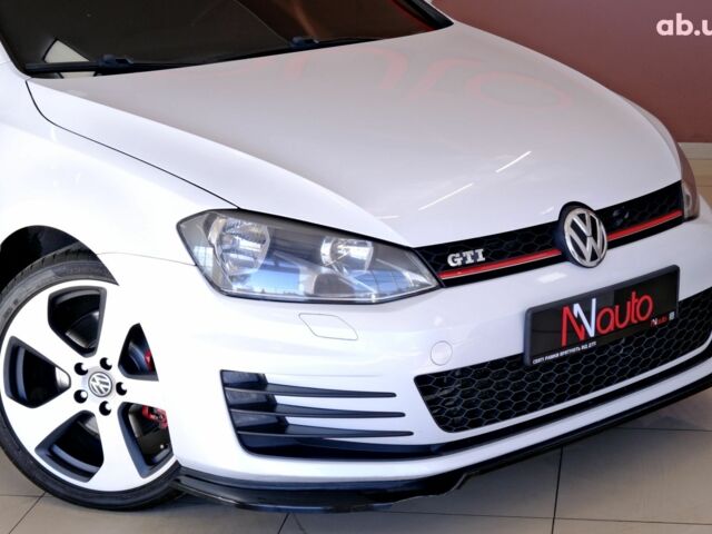 Белый Фольксваген Гольф ГТИ, объемом двигателя 2 л и пробегом 194 тыс. км за 11900 $, фото 2 на Automoto.ua
