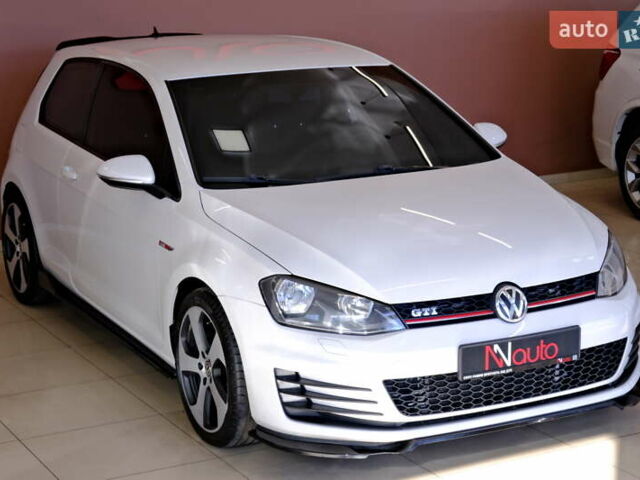 Белый Фольксваген Гольф ГТИ, объемом двигателя 2 л и пробегом 194 тыс. км за 11900 $, фото 3 на Automoto.ua