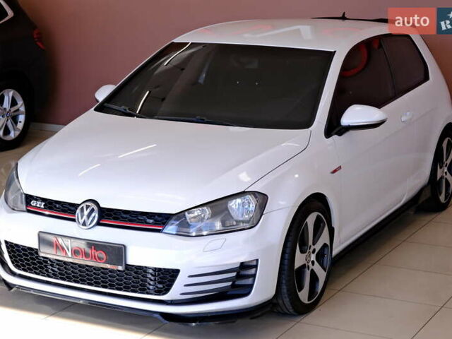Белый Фольксваген Гольф ГТИ, объемом двигателя 2 л и пробегом 194 тыс. км за 11900 $, фото 2 на Automoto.ua