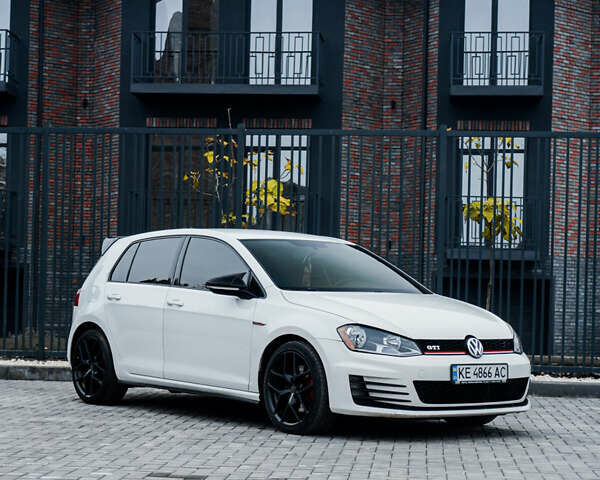 Белый Фольксваген Гольф ГТИ, объемом двигателя 1.98 л и пробегом 104 тыс. км за 13900 $, фото 13 на Automoto.ua