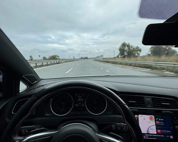 Белый Фольксваген Гольф ГТИ, объемом двигателя 2 л и пробегом 137 тыс. км за 17500 $, фото 12 на Automoto.ua